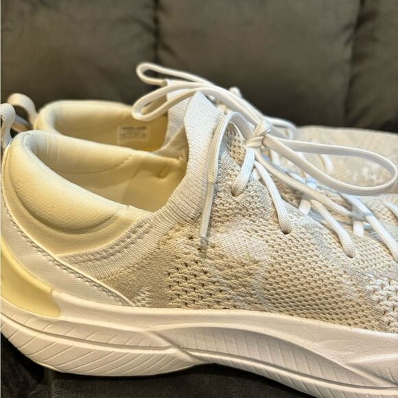 New Sorel Explorer Blitz shoes. Size 8 - Picture 3 of 4